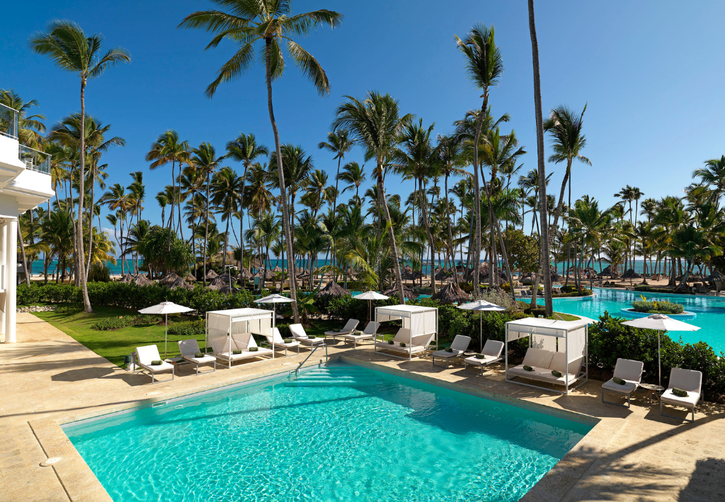 March 4–8, 2026
Melia Punta Cana Resort
Guided by Lindsey Rozmes