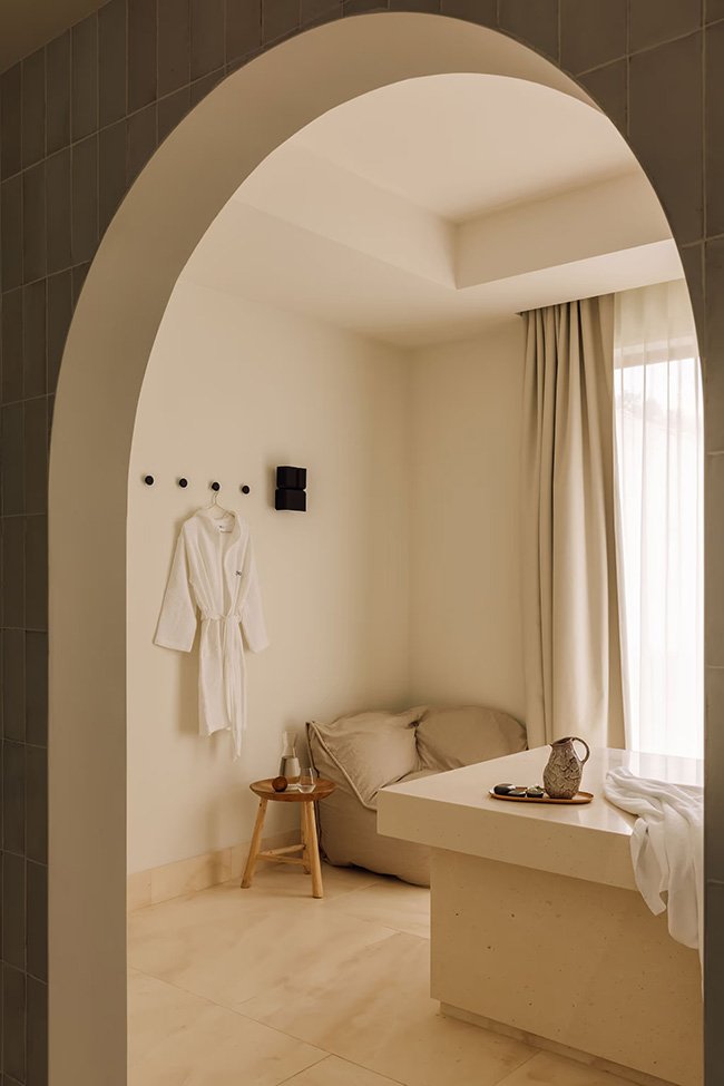 6792798ba2b6efacc1656004_ericeira-gallery-8