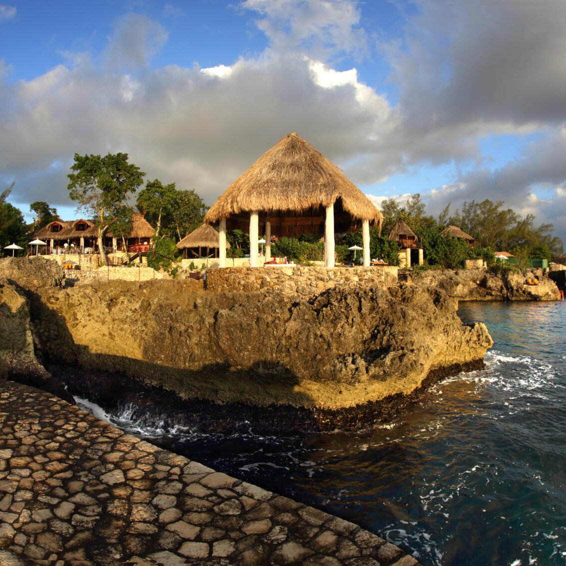 Tensing Pen Hammock Hut View (2)