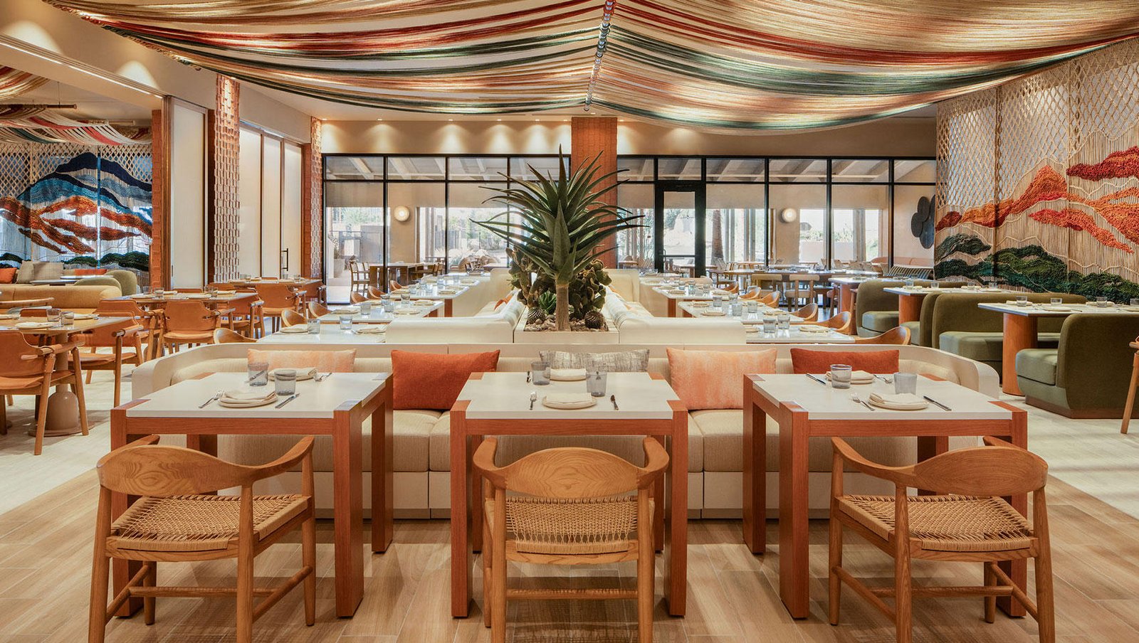 kimpton-miralina-112025-joe-thomas-restaurant-v2-7